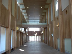 準不燃天然木　施工例(2) ＝ K病院